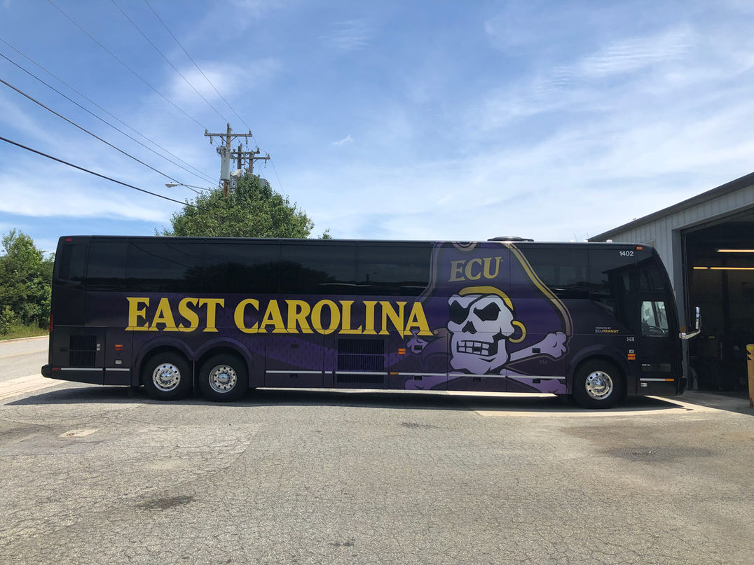 University coach bus &mdash; full team livery